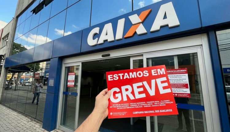Tribunal Superior do Trabalho encerra greve da Caixa; agências retomam atendimento