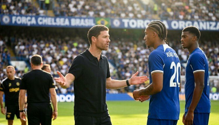 Xabi Alonso exalta João Pedro no Chelsea e aponta semelhanças com Benzema