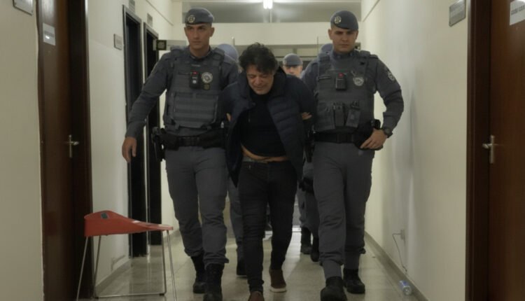 Alesp investiga placas oficiais e deputado é detido após disparo em bar