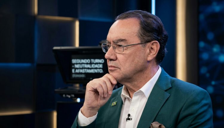 Augusto Cury anuncia afastamento da política e mantém neutralidade no segundo turno
