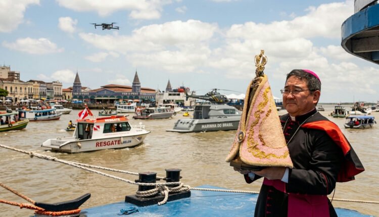 Círio Fluvial: romaria aquática em Belém une fé e grandiosa operação da Marinha