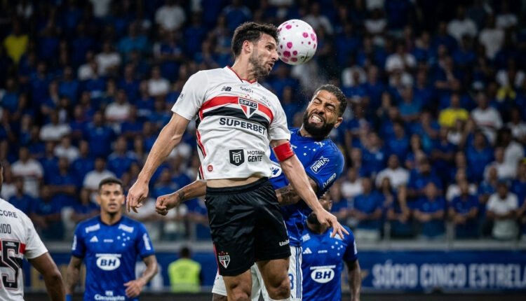 Desempenho 'muito abaixo': Calleri critica São Paulo após derrota para o Cruzeiro