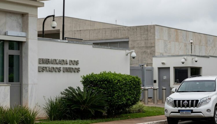 Embaixada dos EUA suspende serviços consulares no Brasil após alerta de segurança