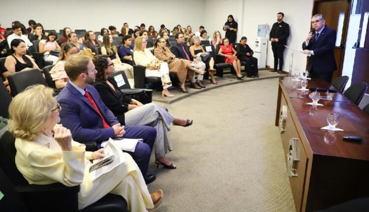Envelhecimento com dignidade mobiliza Ministério Público e especialistas em debate na Unifor