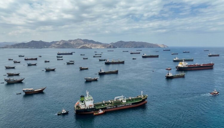 Impacto geopolítico: petróleo recua e bolsas asiáticas oscilam com fala de Trump sobre Irã