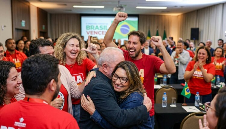 Janja celebra a reeleição de Lula e destaca a vitória do povo brasileiro