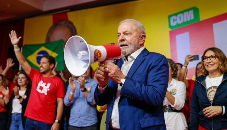 Lula critica STF por "promiscuidade" e pede reforma judicial após primeiro turno