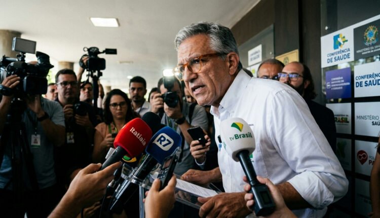 Ministro Alexandre Padilha classifica denúncias de propina como “farsa” e aponta armação política