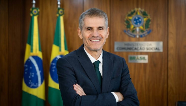 Ministro Sidônio Palmeira se afasta da Secom para reforçar campanha de Lula no 2º turno