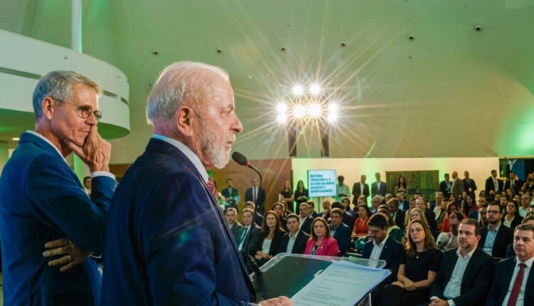 Pesquisa Datafolha aponta 50% de desaprovação ao governo Lula