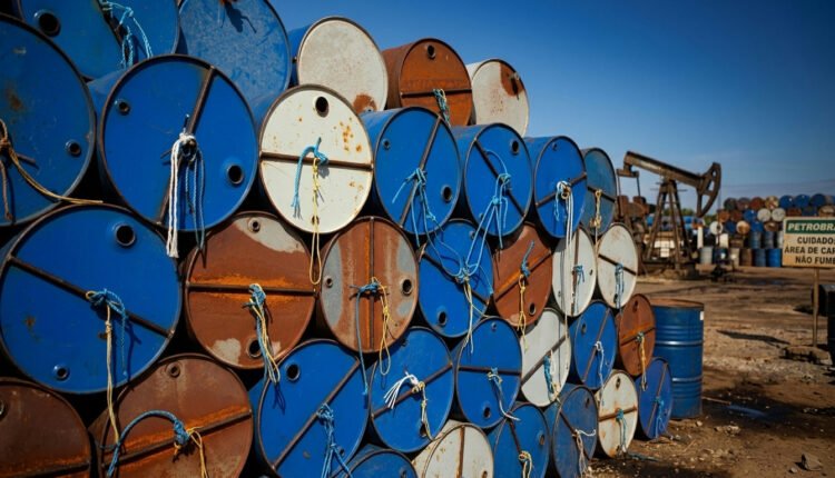 Petróleo: AIE projeta queda acentuada na demanda global e alerta para oferta frágil em 2026