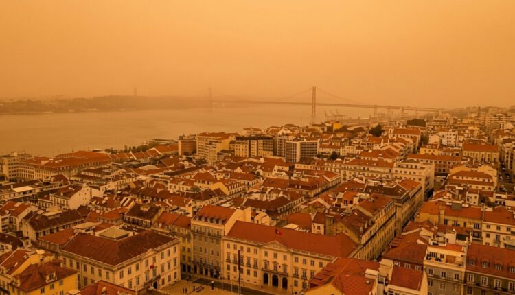 Poeira do Saara tinge céus de Portugal e acende alerta para saúde respiratória