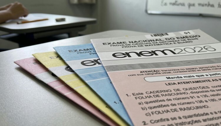 Prazo final para escolher idioma e preencher questionário do Enem 2026 se aproxima para inscritos automáticos