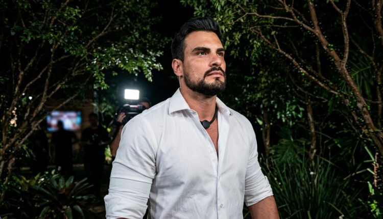Renê Thristan deixa a Fazenda 18 e rivalidade com Sergio Hondjakoff fica sem desfecho