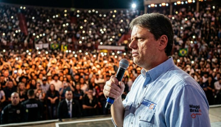 Tarcísio de Freitas se consolida e projeta vitória no 1º turno em São Paulo, revela pesquisa