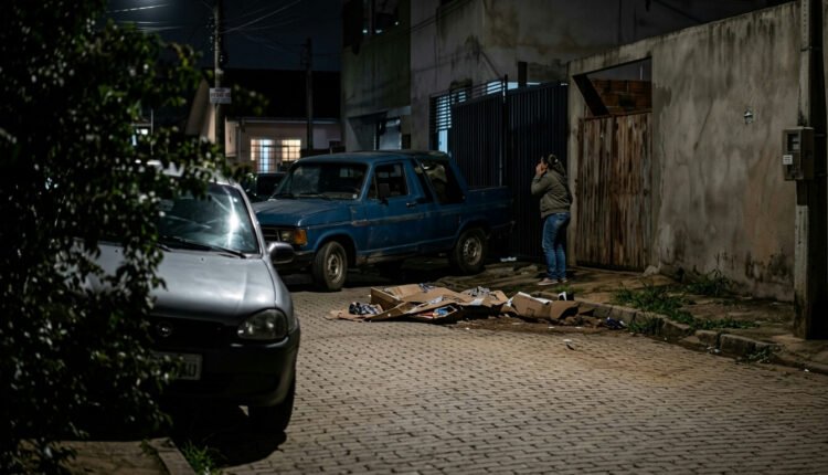 Tentativa de feminicídio: homem é preso após tentar atropelar ex-companheira com caminhonete